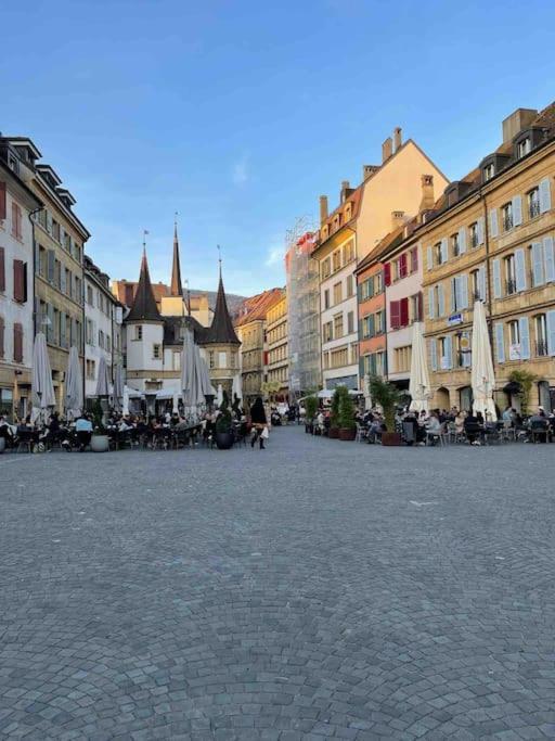 V&V Centre Neuchatel Luaran gambar